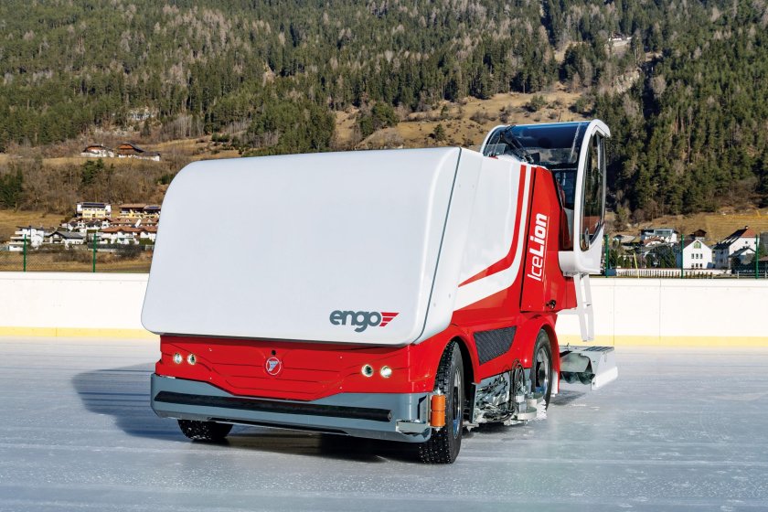 Engo ледозаливочная машина