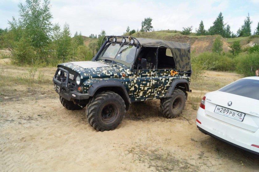 УАЗ 469 песочный