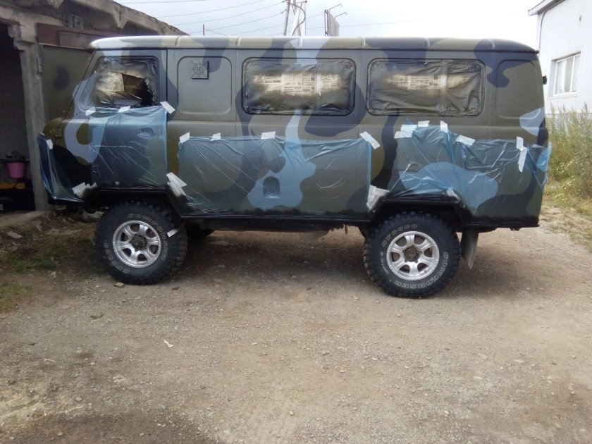 УАЗ-469 внедорожник камуфляжный