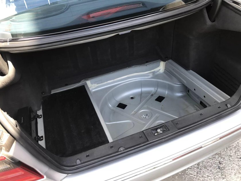 Мерседес 210 багажник