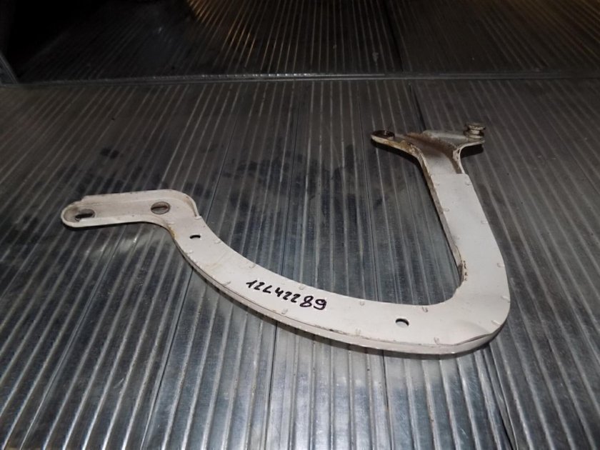 Кронштейн багажника VW b3