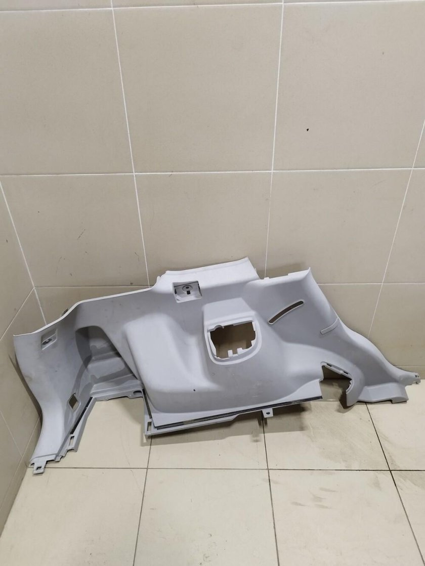 Обшивка стоек Nissan Note