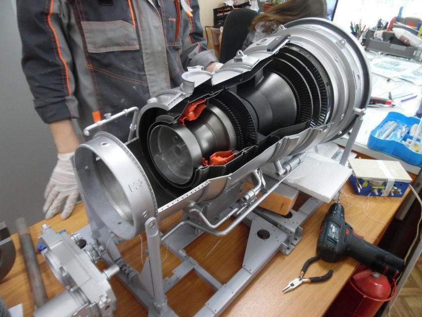 Макет авиационного двигателя