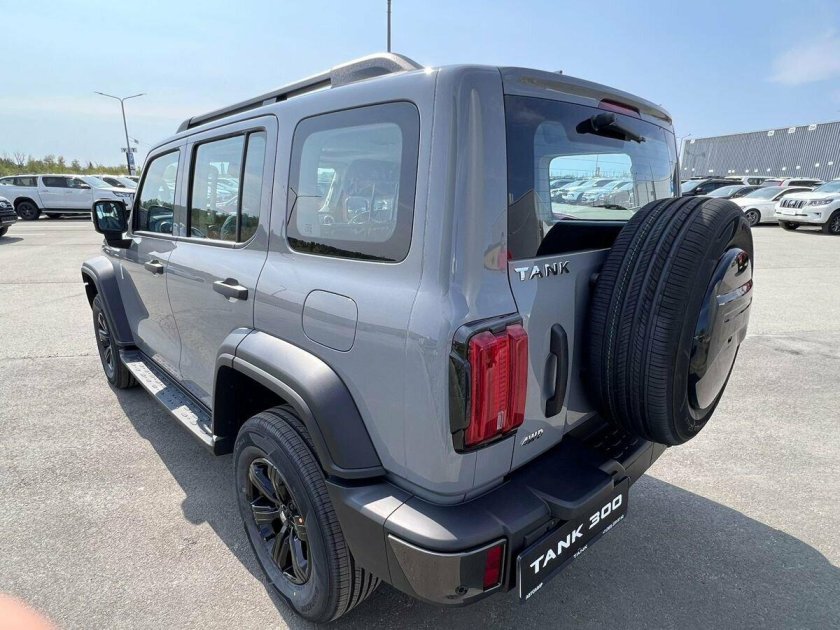 Внедорожник танк 2023