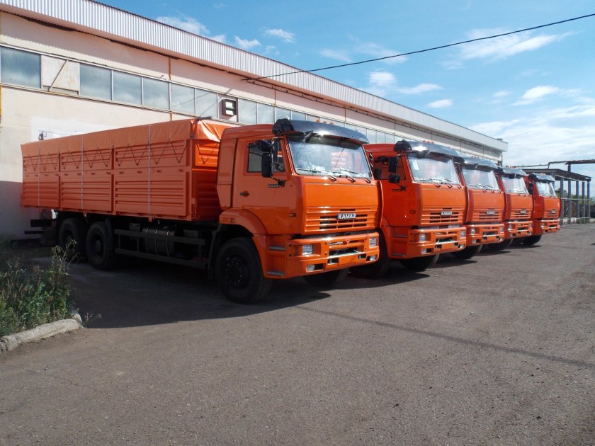 КАМАЗ 6520 бортовой зерновоз