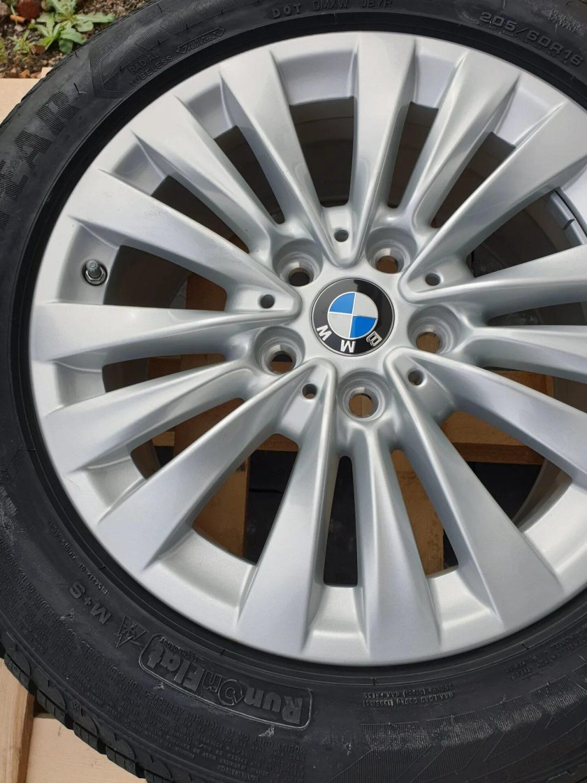 Зимние колеса на БМВ дисках литые на 18