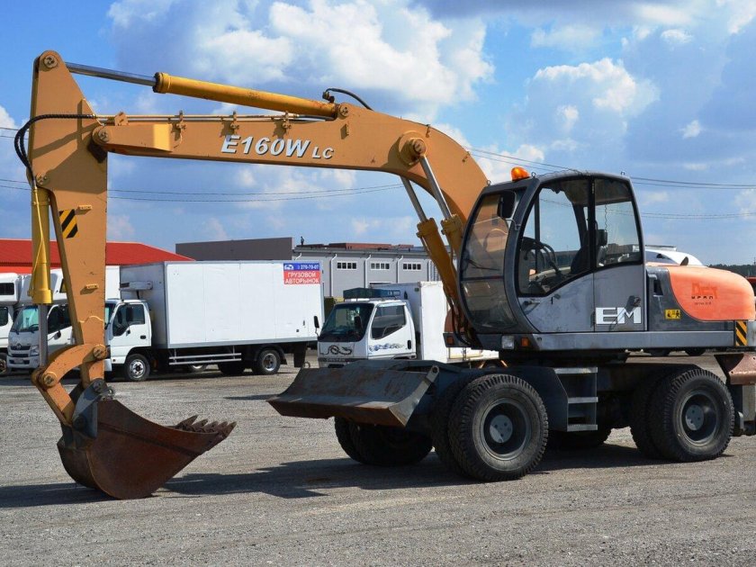 Экскаватор Эксмаш e160w