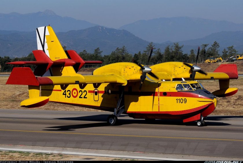 Канадэр CL-215