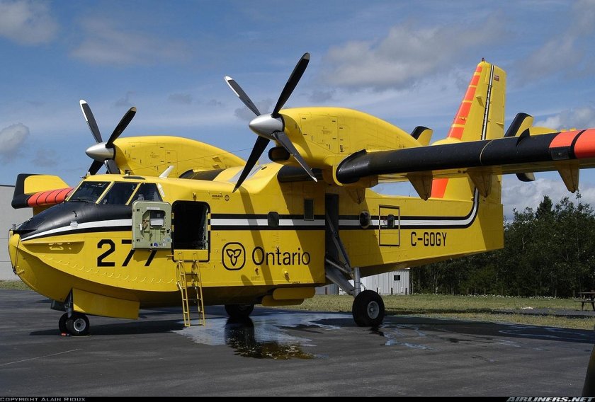 Самолет Canadair CL-415