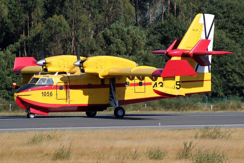 Самолёт Canadair CL-215
