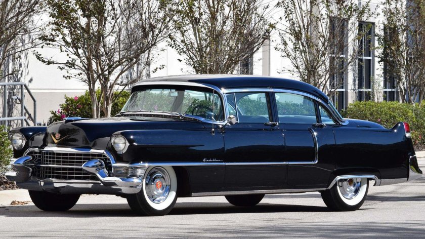 Cadillac Series 62 sedan