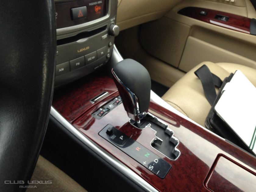 Ручка АКПП на Лексус ИС 250