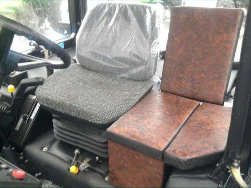 Ящик доп сидение на МТЗ 1221