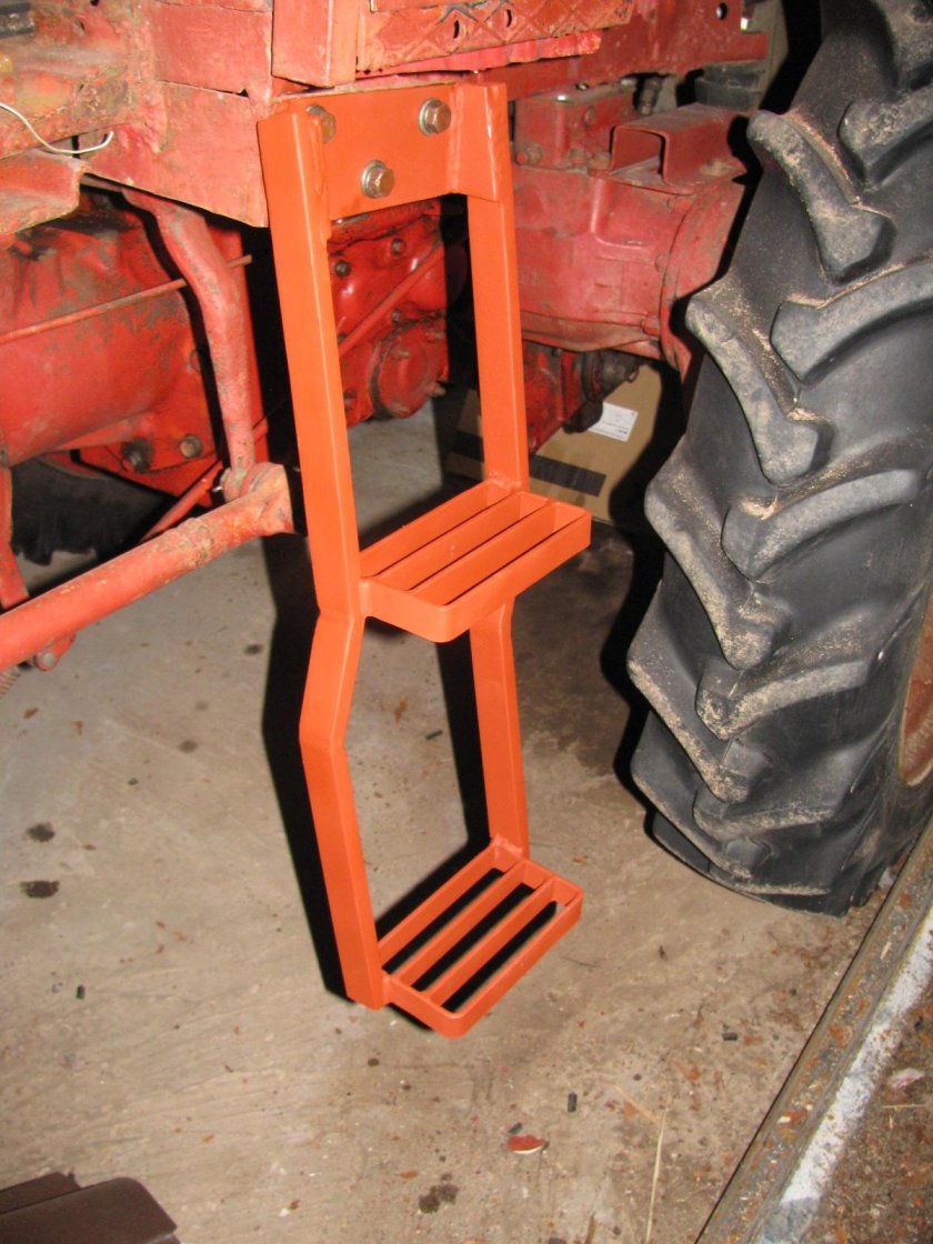 Подножка для трактора МТЗ 82