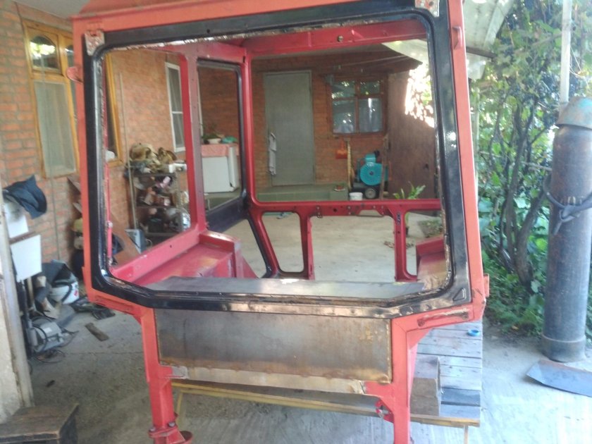 МТЗ 80 УК большая кабина