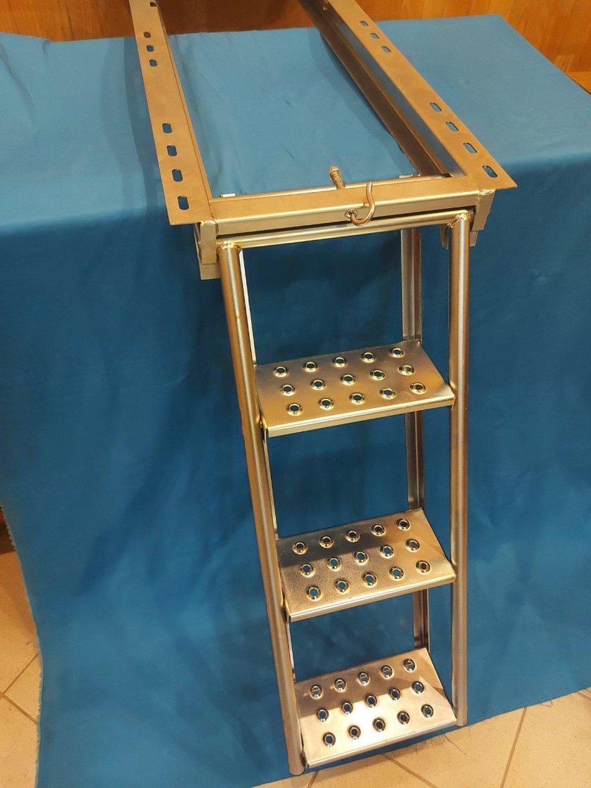 Лестница выдвижная фургонная 3 ступени