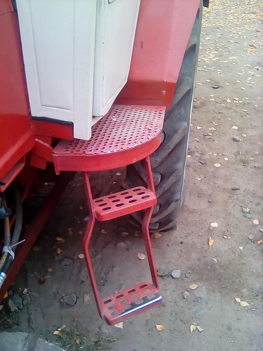 Подножка для трактора МТЗ 82