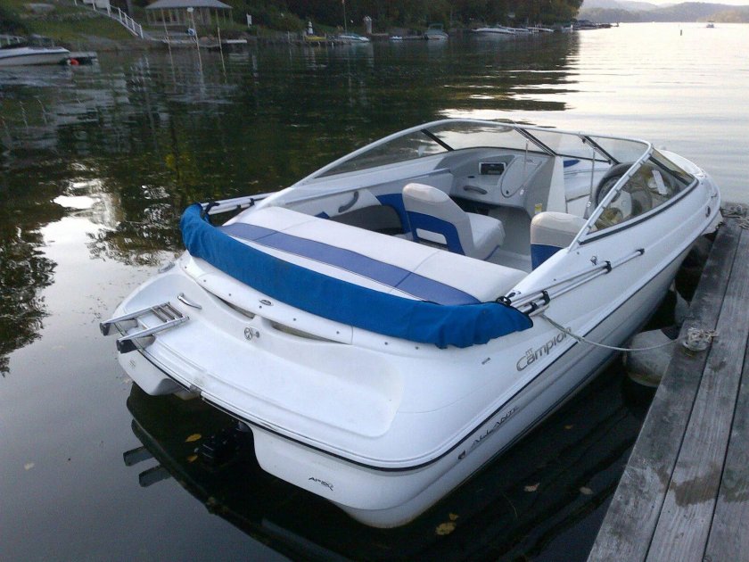 Чемпион Алланта 925 катер