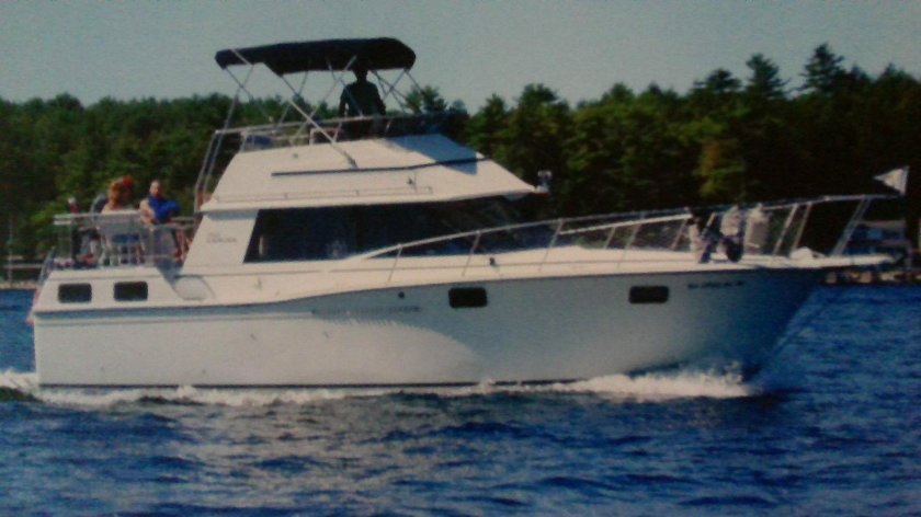 Катер Carver 32