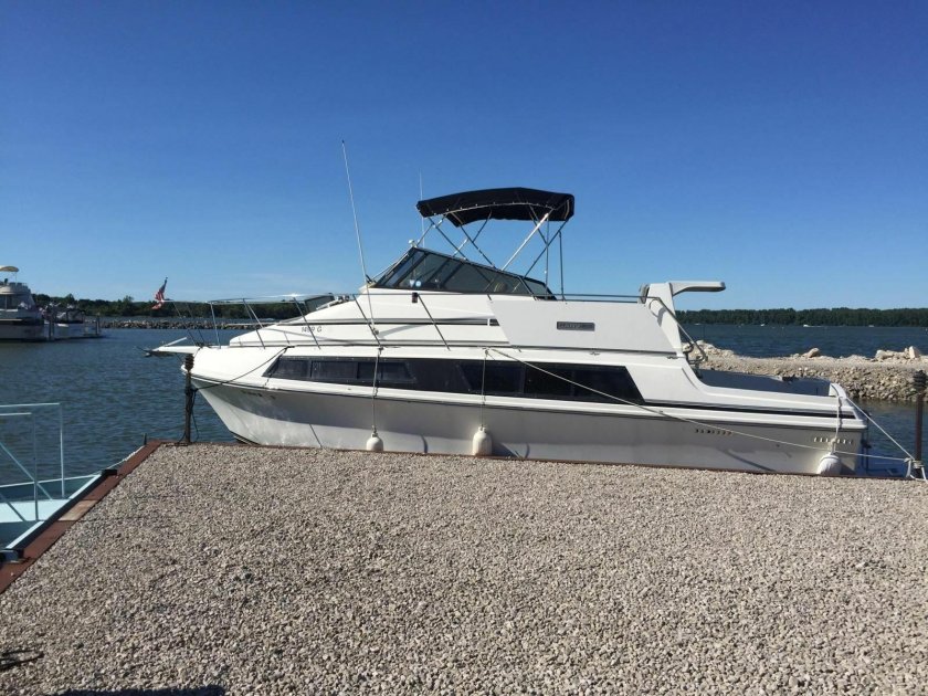 Катер Carver 32