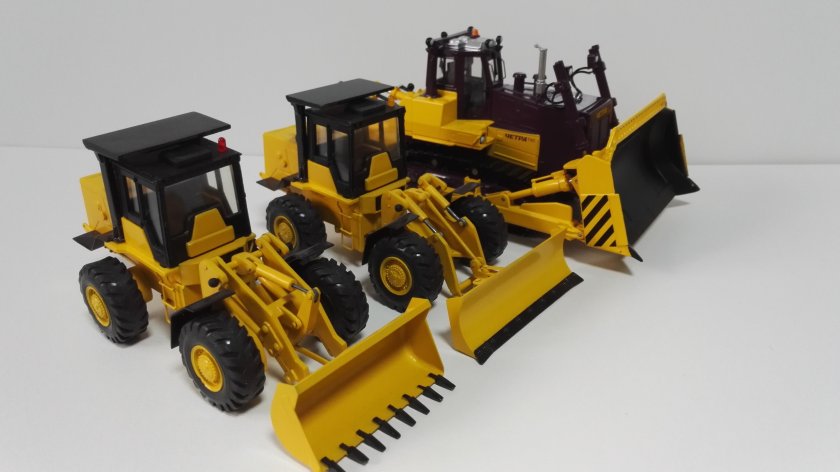 Колесный бульдозер ЧЕТРА