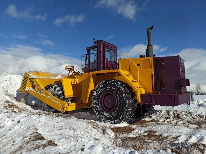 Колесный бульдозер ЧЕТРА