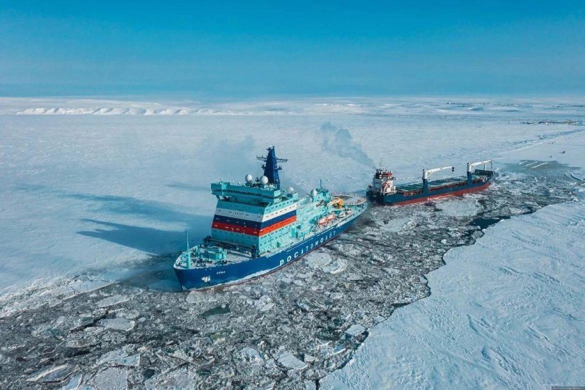 Ледокол 22220