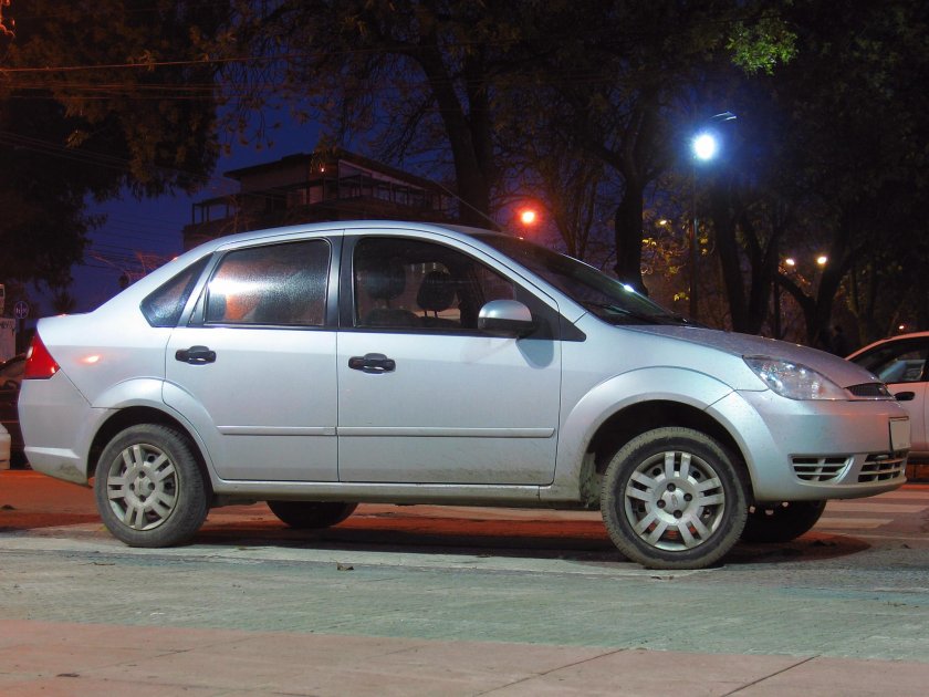 Форд Фиеста мк5 седан