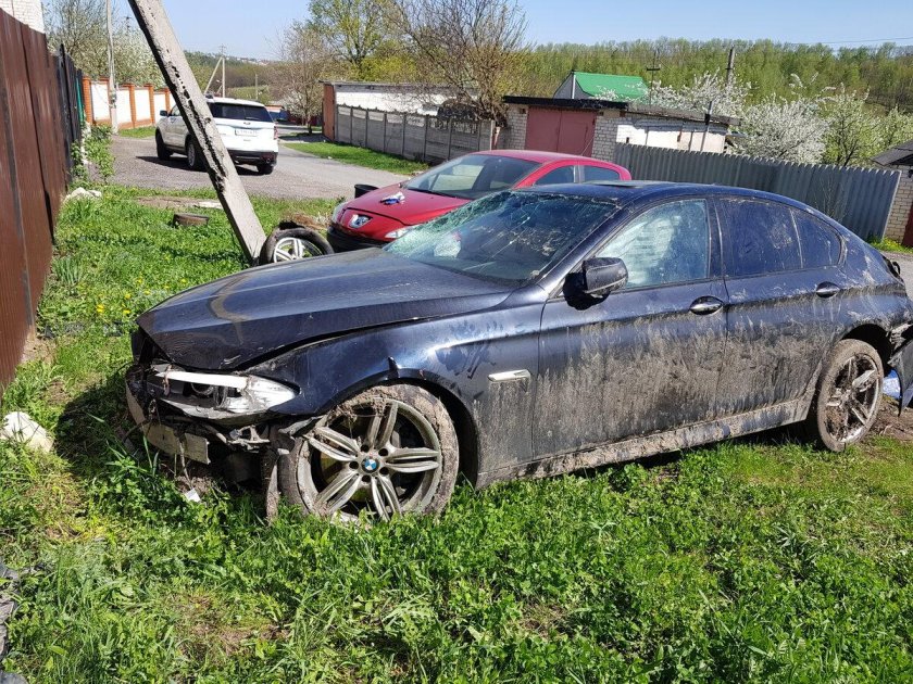 Разбитая BMW f10