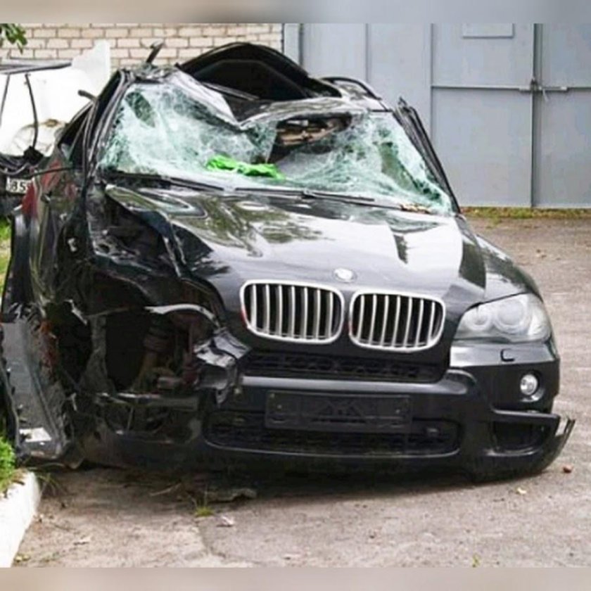 БМВ м5 битый