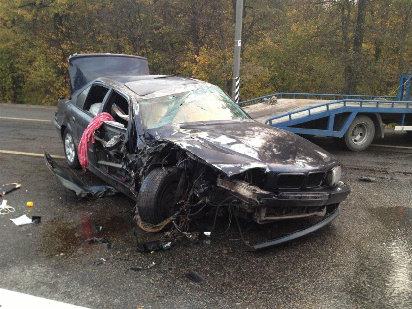 Разбитая BMW e39