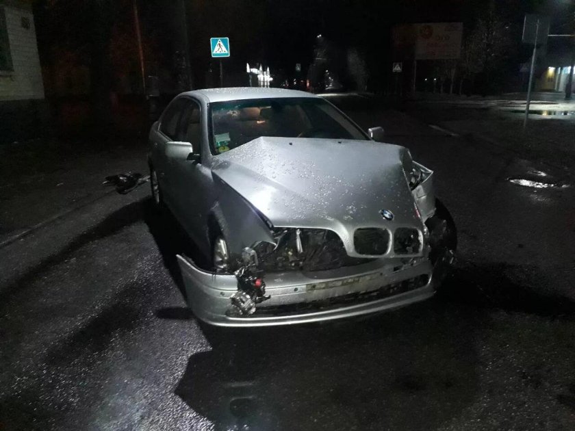Битая БМВ е39