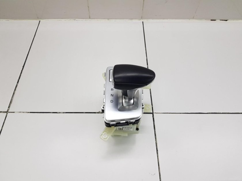 Накладка кулисы АКПП Suzuki Liana