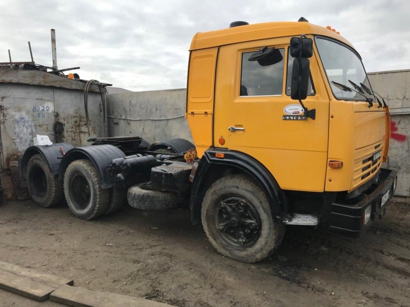 Седельный тягач КАМАЗ•54105