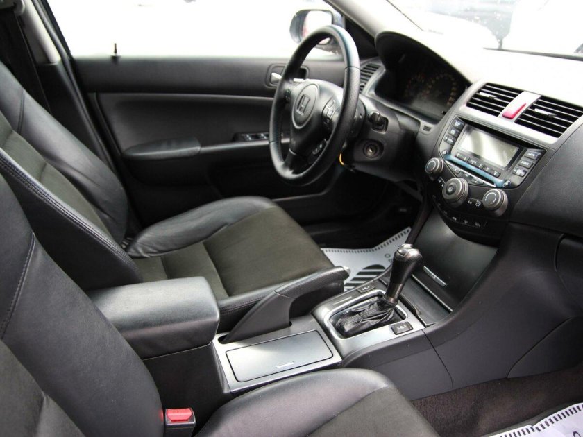 Honda Accord 2006 салон