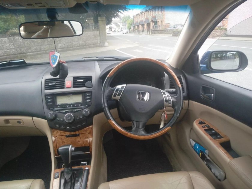 Хонда Аккорд 7 правый руль