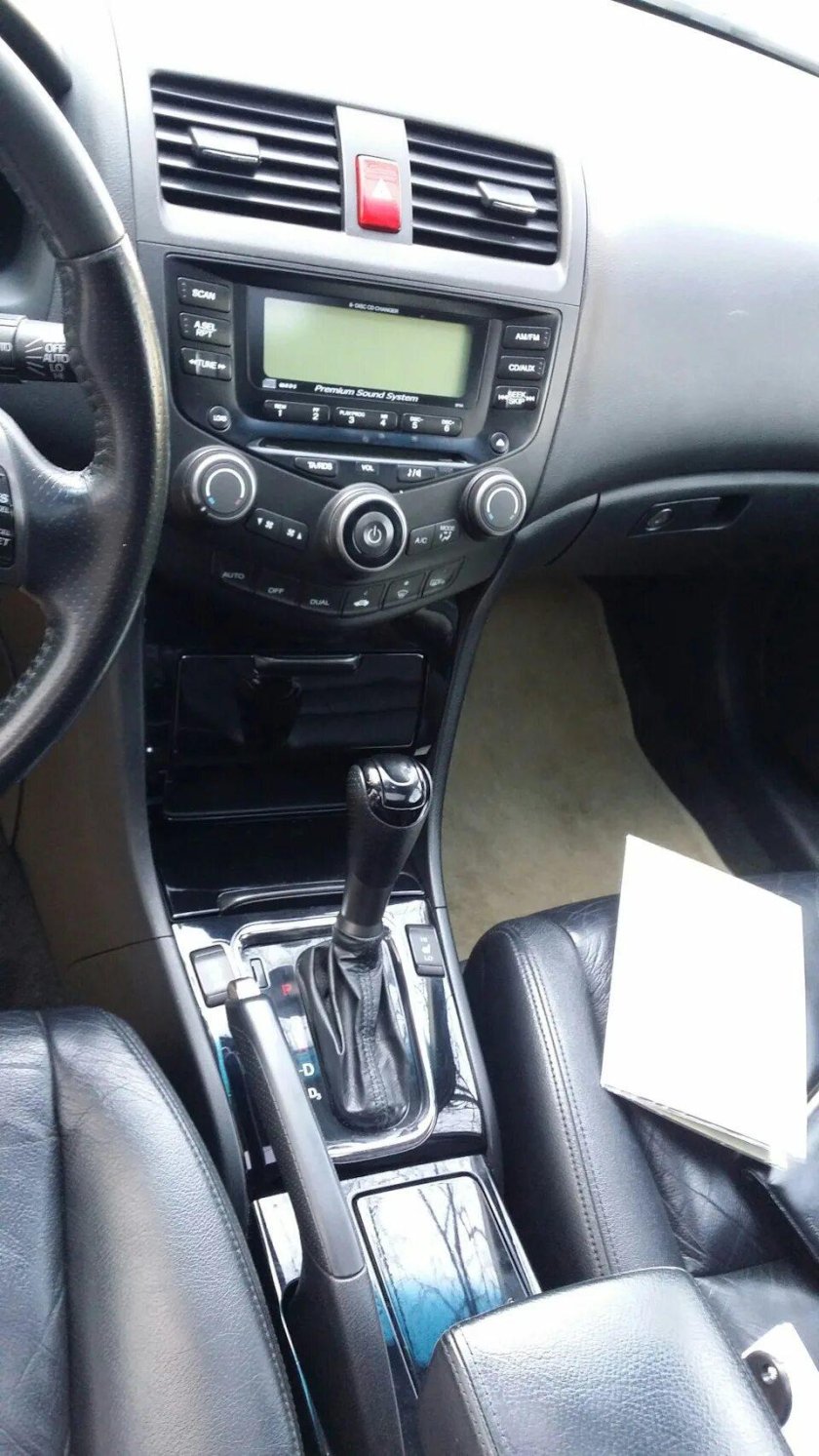 Центральная консоль Аккорд 7