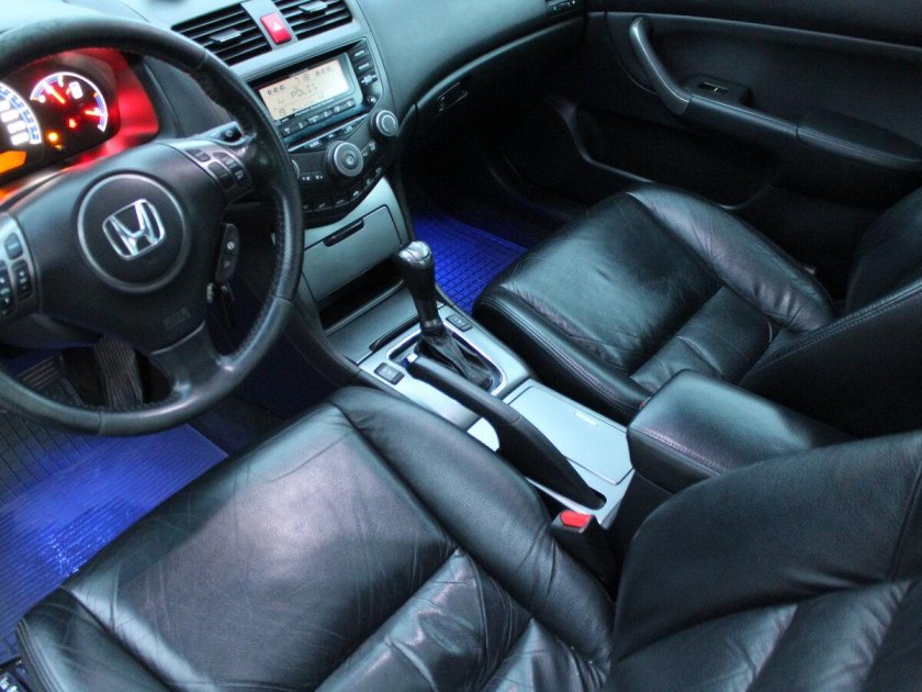Accord 7 Рестайлинг салон