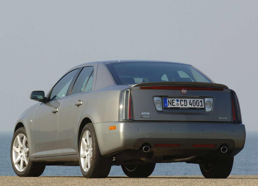 Кадиллак STS 4.6 2005