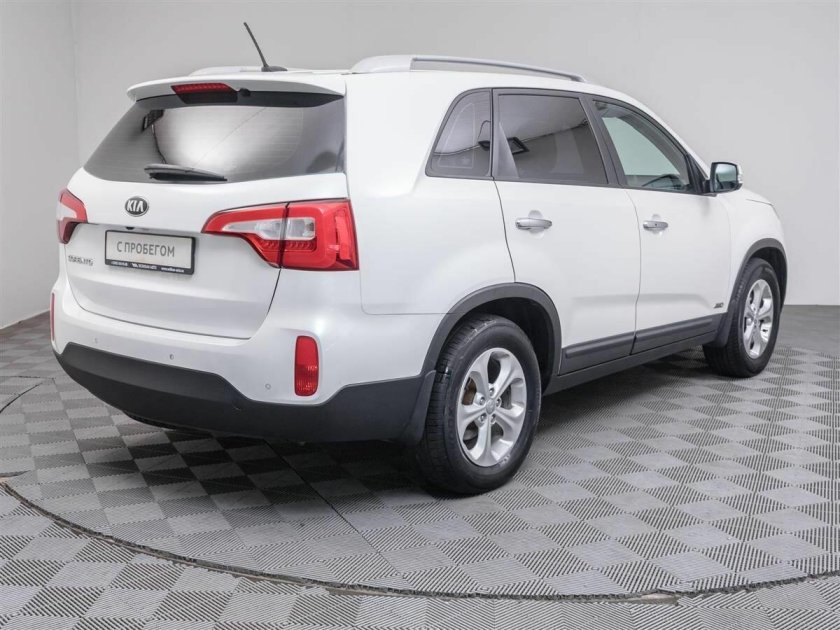 Kia Sorento 2012 — 2021 II Рестайлинг белый