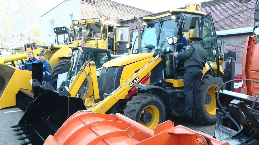 Экскаватор-погрузчик ЕЛАЗ бл-880