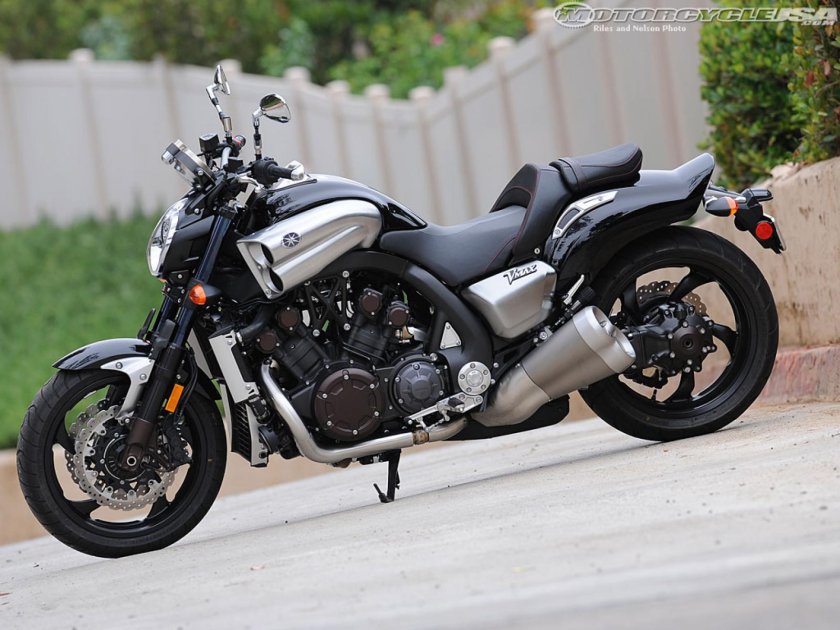 Yamaha v-Max 2020