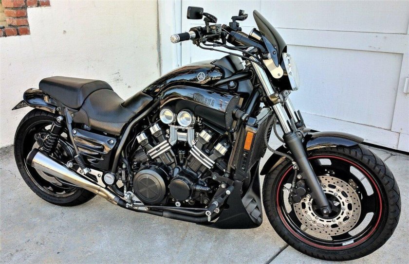 Ямаха w Max 1200