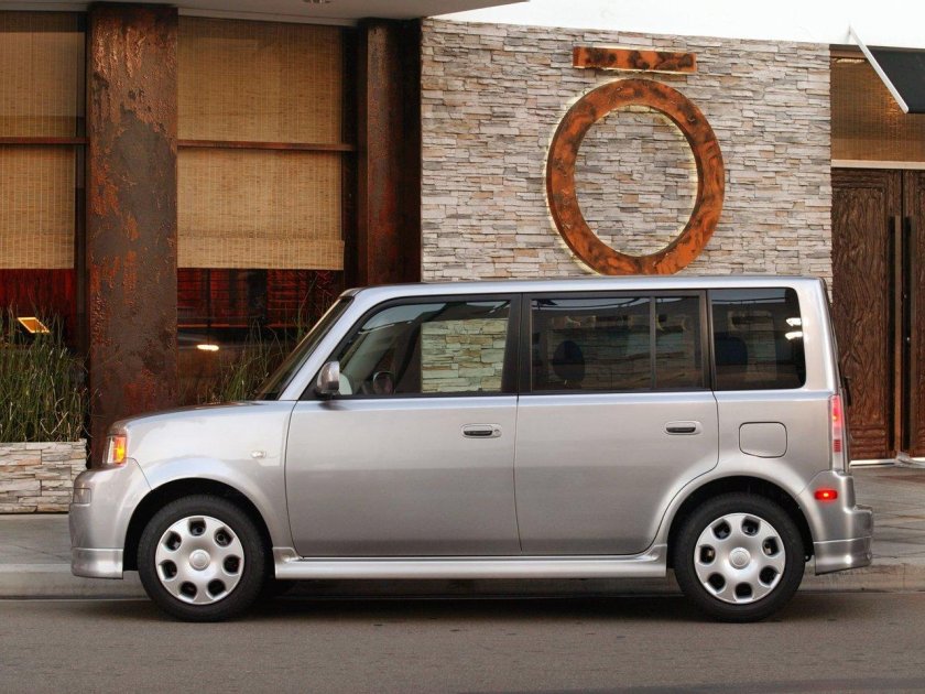Scion XB 2004