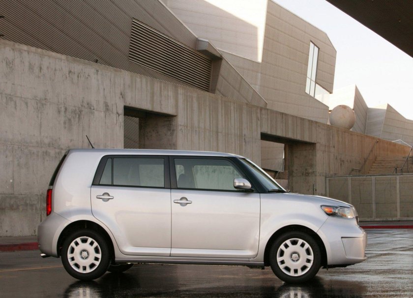 Scion XB 2010