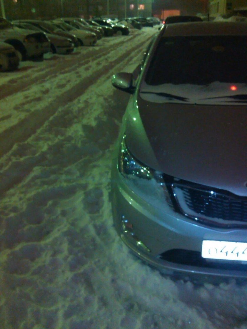 Киа Рио зимой ночью