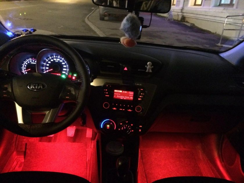 Kia Rio 4 салон ночью