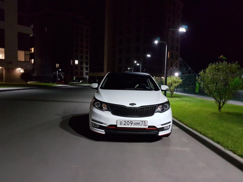 Киа Рио 3 девушка