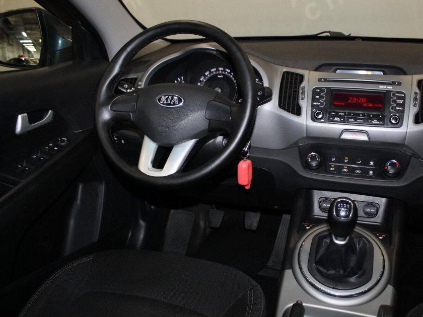 Киа Спортейдж 2011 Люкс комплектация