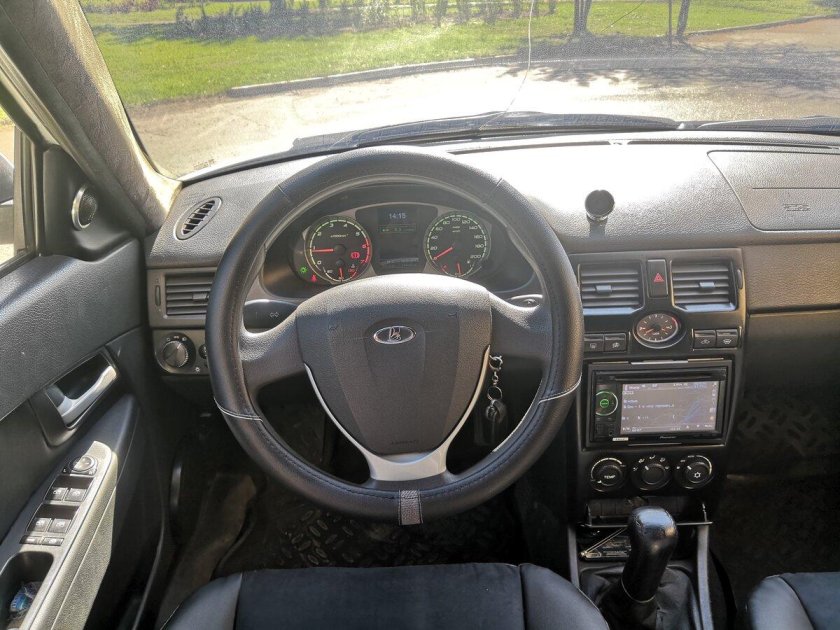 Приора 2013 Люкс комплектация